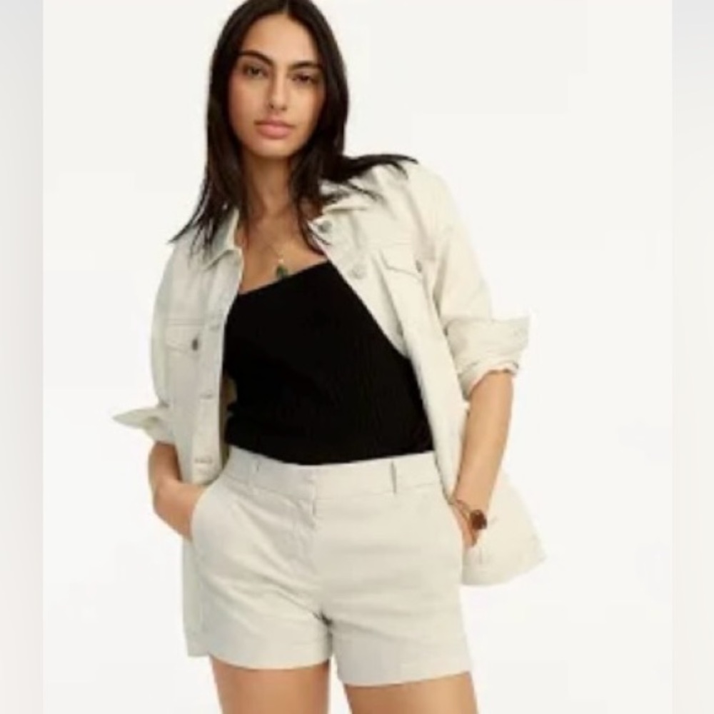 GAP chino mid rise stretch shorts. NWT